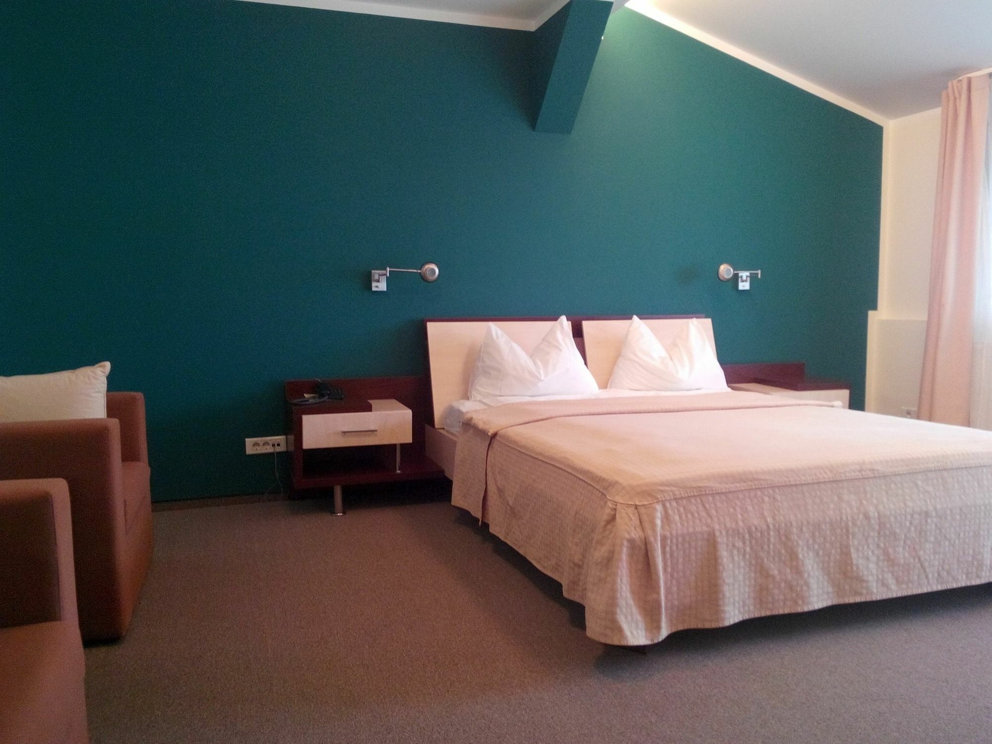 Hotel Baneasa Parc Бухарест Экстерьер фото